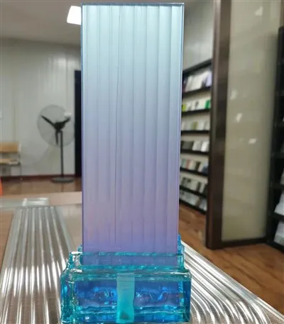 色付き模様ガラス